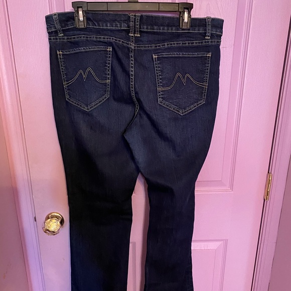 NY&C bootcut jeans! - Picture 2 of 3